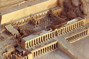 hatshepsut2.jpg (19253 byte)